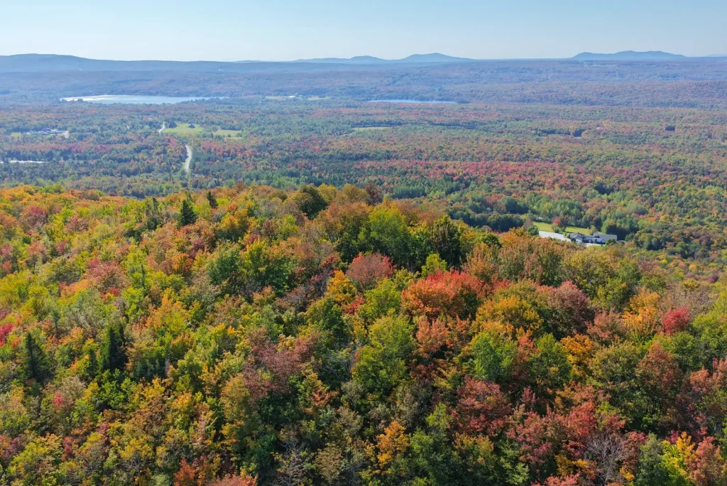 Les Cantons-de-l’Est à perte de vue depuis La Tanière, à Eastman